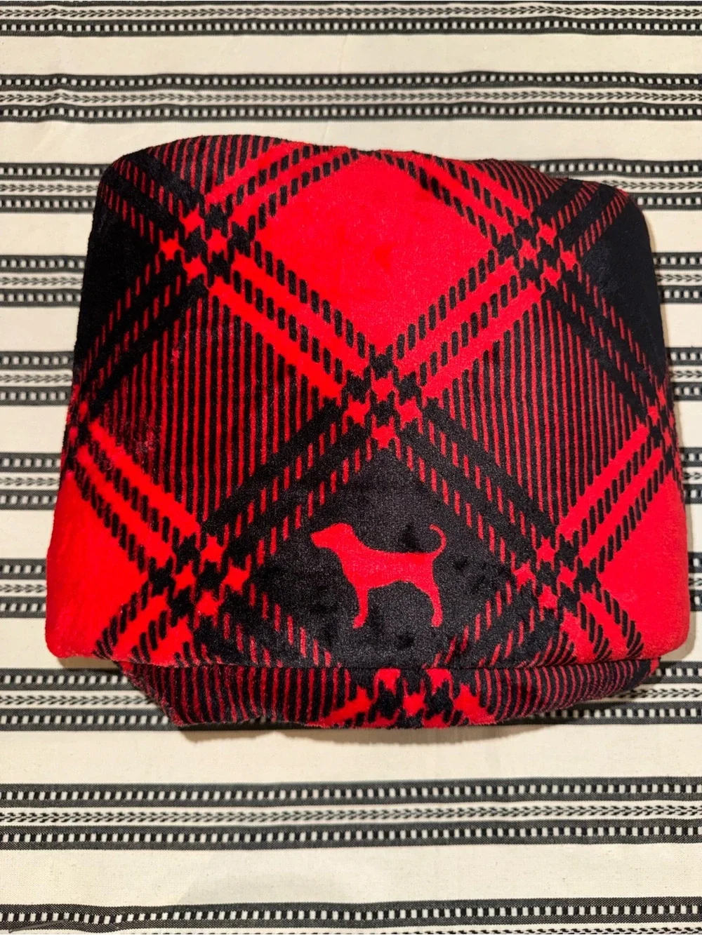 NWT, PINK Victoria’s Secret Red and Black Plaid Super Soft Sherpa-Lined Blanket